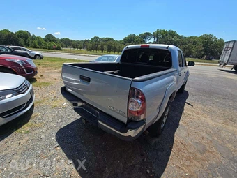 2013 Toyota Tacoma Crew Cab Medium Bed – miniatura 3