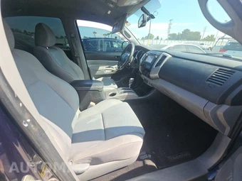 2013 Toyota Tacoma PreRunner Crew Cab Medium Bed - miniatura 8