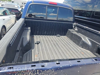 2013 Toyota Tacoma PreRunner Crew Cab Medium Bed – miniatura 16