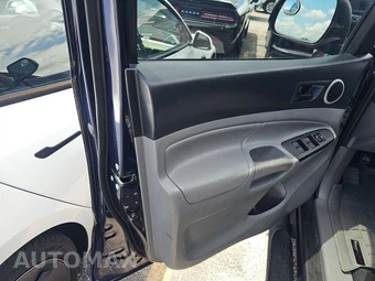 2013 Toyota Tacoma PreRunner Crew Cab Medium Bed – miniatura 9
