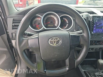 2013 Toyota Tacoma PreRunner Extended Cab Medium Bed w/Rear Doors – miniatura 10