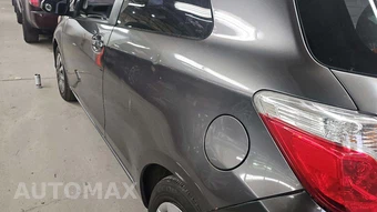 2013 Toyota Yaris L – miniatura 30