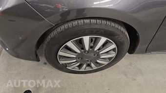 2013 Toyota Yaris L – miniatura 31