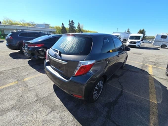 2013 Toyota Yaris L – miniatura 4