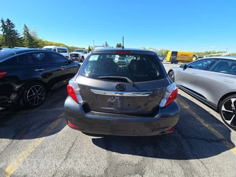 2013 Toyota Yaris L – miniatura 5