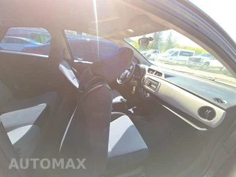 2013 Toyota Yaris L – miniatura 8