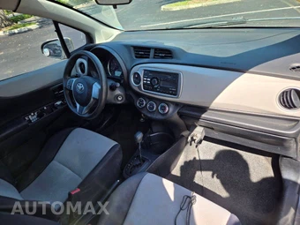 2013 Toyota Yaris LE - miniatura 12