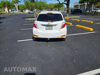 2013 Toyota Yaris LE - miniatura 7