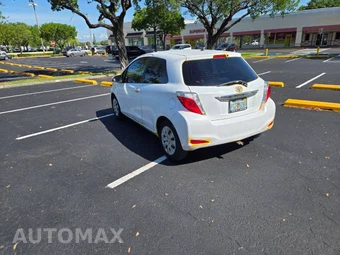 2013 Toyota Yaris LE - miniatura 8