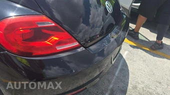 2013 Volkswagen Beetle 2.5L Entry Hatchback – miniatura 20