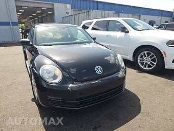 2013 Volkswagen Beetle 2.5L Entry Hatchback – miniatura 3