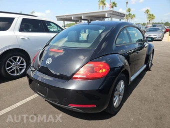 2013 Volkswagen Beetle 2.5L Entry Hatchback – miniatura 4