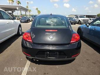 2013 Volkswagen Beetle 2.5L Entry Hatchback – miniatura 5