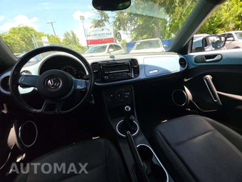 2013 Volkswagen Beetle 2.5L Hatchback - miniatura 10