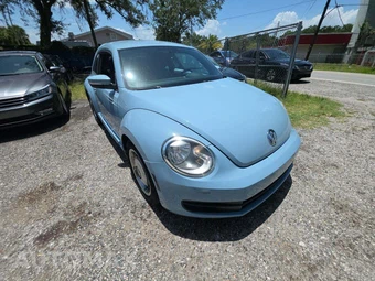 2013 Volkswagen Beetle 2.5L Hatchback - miniatura 4