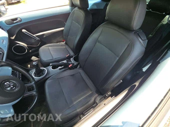 2013 Volkswagen Beetle 2.5L Hatchback - miniatura 6