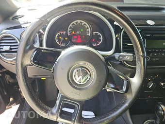 2013 Volkswagen Beetle 2.5L Hatchback – miniatura 10