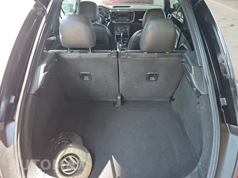 2013 Volkswagen Beetle 2.5L Hatchback – miniatura 16