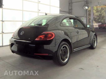 2013 Volkswagen Beetle 2.5L Hatchback – miniatura 4