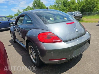 2013 Volkswagen Beetle 2.5L Hatchback – miniatura 2