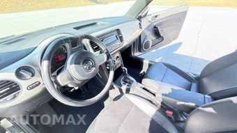 2013 Volkswagen Beetle 2.5L Hatchback – miniatura 14