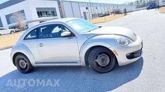 2013 Volkswagen Beetle 2.5L Hatchback – miniatura 2