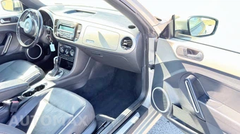 2013 Volkswagen Beetle 2.5L Hatchback – miniatura 21