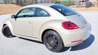 2013 Volkswagen Beetle 2.5L Hatchback – miniatura 25