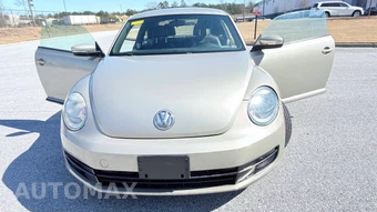 2013 Volkswagen Beetle 2.5L Hatchback – miniatura 5