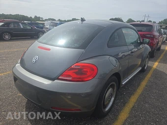 2013 Volkswagen Beetle 2.5L Hatchback w/Sunroof - miniatura 4