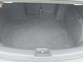 2013 Volkswagen Beetle Convertible 2.5L – miniatura 11