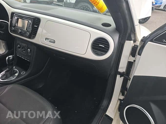 2013 Volkswagen Beetle Convertible 2.5L – miniatura 16