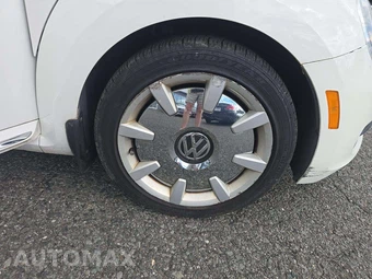 2013 Volkswagen Beetle Convertible 2.5L – miniatura 22