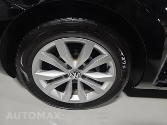 2013 Volkswagen Beetle Convertible TDI – miniatura 10