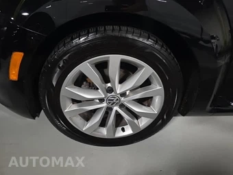 2013 Volkswagen Beetle Convertible TDI – miniatura 8