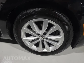 2013 Volkswagen Beetle Convertible TDI – miniatura 9