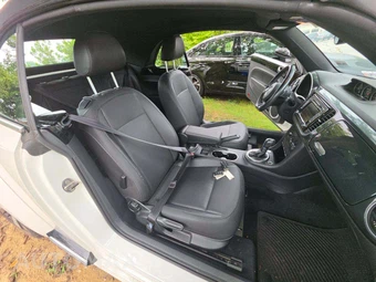 2013 Volkswagen Beetle Convertible Turbo – miniatura 18