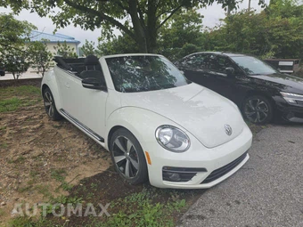 2013 Volkswagen Beetle Convertible Turbo – miniatura 4