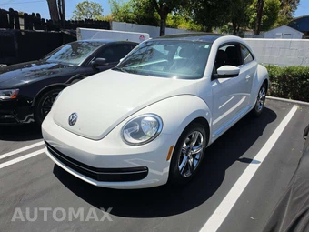 2013 Volkswagen Beetle TDI Hatchback w/Sunroof, Sound & Navigation