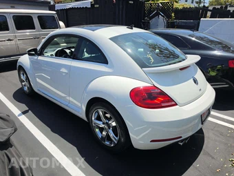 2013 Volkswagen Beetle TDI Hatchback w/Sunroof, Sound & Navigation - miniatura 2