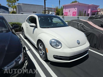 2013 Volkswagen Beetle TDI Hatchback w/Sunroof, Sound & Navigation - miniatura 4