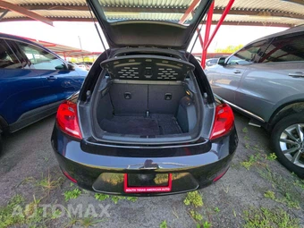 2013 Volkswagen Beetle Turbo Fender Edition Hatchback - miniatura 14