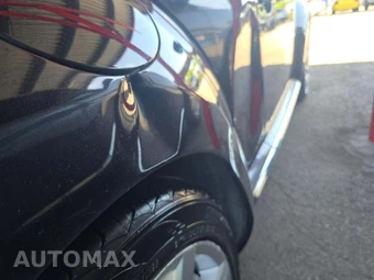 2013 Volkswagen Beetle Turbo Fender Edition Hatchback - miniatura 29