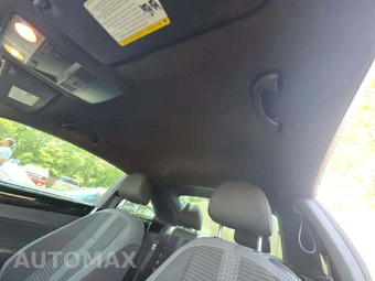 2013 Volkswagen Beetle Turbo Hatchback – miniatura 11