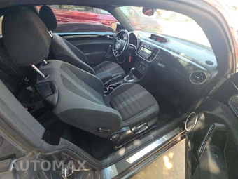 2013 Volkswagen Beetle Turbo Hatchback – miniatura 18
