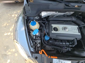 2013 Volkswagen Beetle Turbo Hatchback – miniatura 27