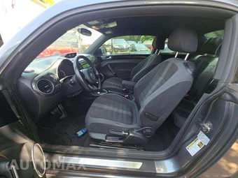 2013 Volkswagen Beetle Turbo Hatchback – miniatura 6