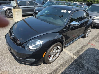 2013 Volkswagen Beetle Turbo Hatchback w/Sunroof & Sound