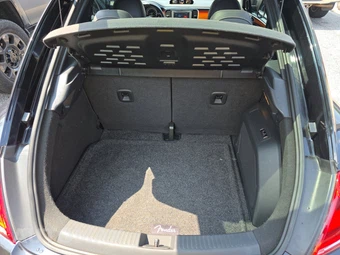 2013 Volkswagen Beetle Turbo Hatchback w/Sunroof & Sound - miniatura 16