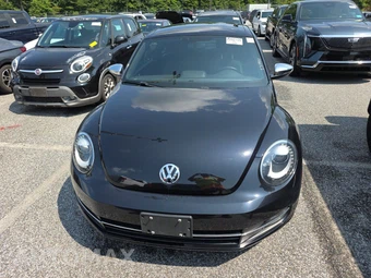 2013 Volkswagen Beetle Turbo Hatchback w/Sunroof & Sound - miniatura 2